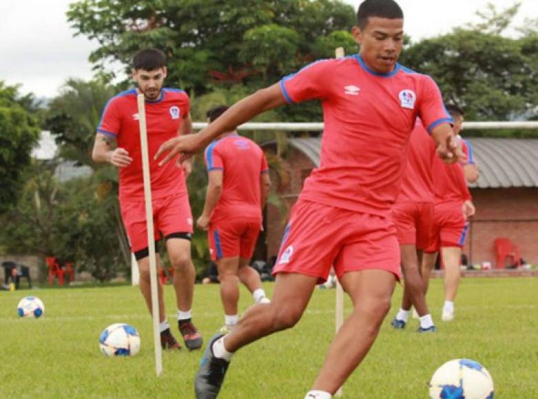 Axel Gómez: El lateral fue cedido a préstamo por Olimpia en la UPN.