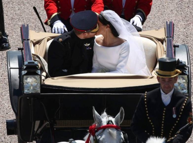 El pueblo de Windsor recordó a Lady Di en la boda de su hijo pequeño, el príncipe Harry, en un enlace donde él también rindió honor a su madre.