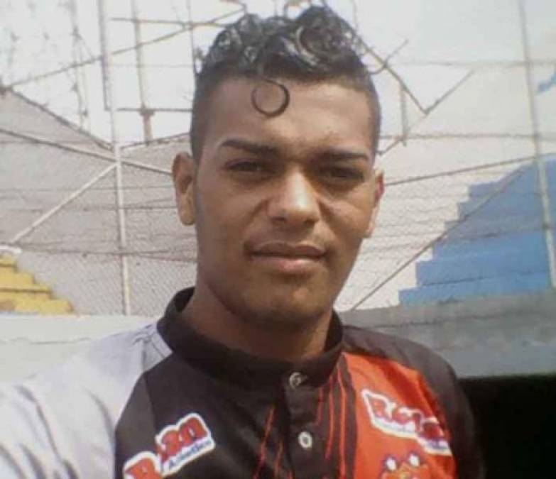 El fútbol hondureño está de luto luego de que el portero Óscar Sein Munguía fue asesinado la madrugada de este domingo en la zona conocida El Paseo de los Ceibeños, en ciudad de La Ceiba.<br/>