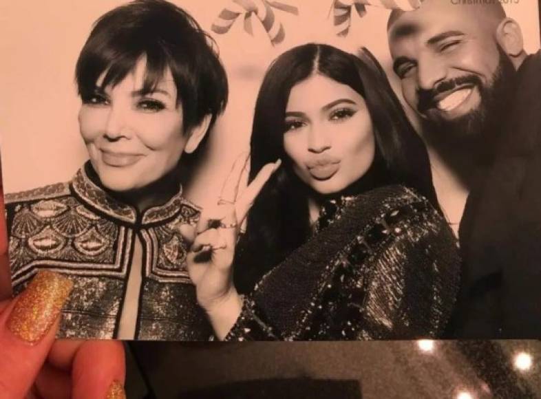 'Han sido amigos durante mucho tiempo y Drake está muy cerca de la familia', dijo una fuente a People. <br/><br/>Kylie y Drake han estado saliendo 'románticamente' desde que ella y Scott se separaron en octubre, aseguró otra fuente al portal.
