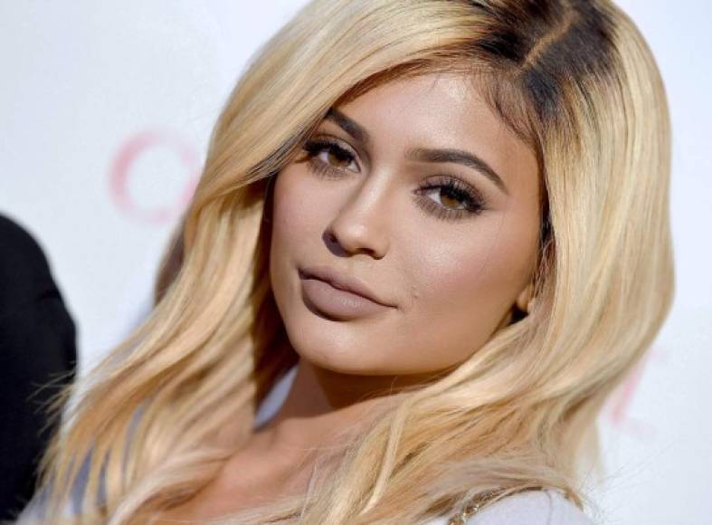 Kylie no sonrió. ¿Qué le pasa a la bella novia de Tyga?