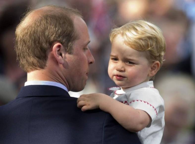 El príncipe George muy parecido a su padre.