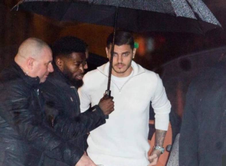 Mauro Icardi no faltó a la fiesta de cumpleaños de su compañero.