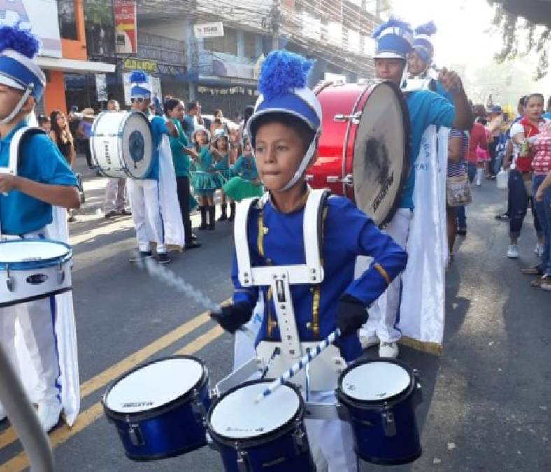 El alumno Didier Adonay Guzmán Cabrera de la Escuela Angélica Garay de Mendoza en la colonia Islas de el Progreso, San Pedro Sula.<br/>