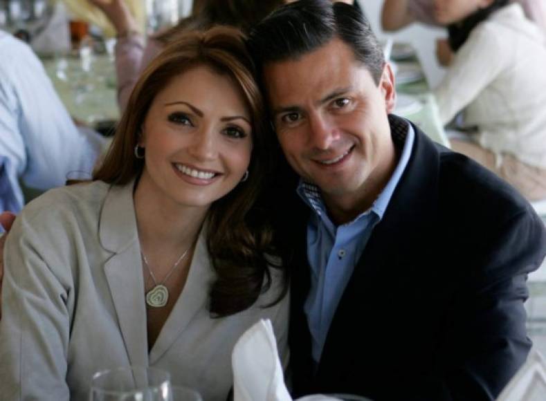 En el punto más alto de su carrera, Rivera se convirtió en la imagen de campaña del entonces gobernador del Estado de México, Enrique Peña Nieto. Para 2009 el romance entre ambos ya era del dominio público.