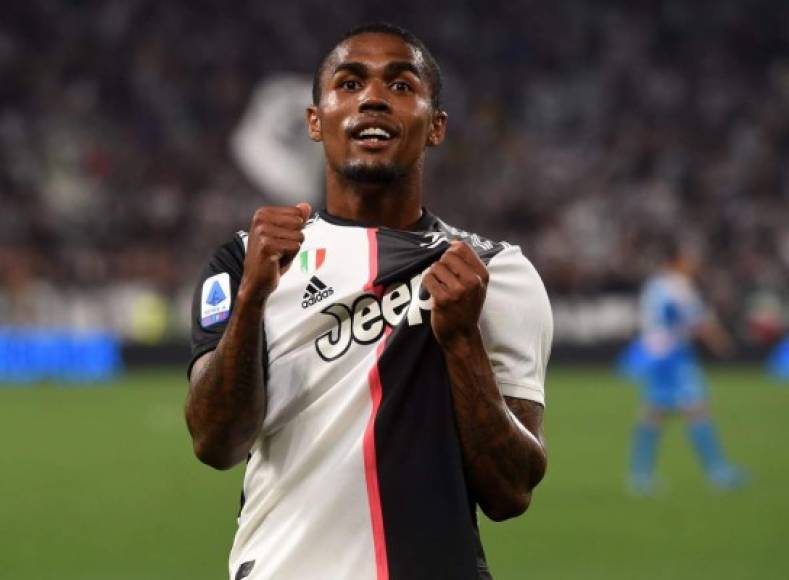 Según Sky Sport, Douglas Costa sería la opción que baraja el Manchester United en caso de que no puedan conseguir finalmente el fichaje de Jadon Sancho. El actual jugador de la Juventus, de 29 años, no ha sido titular indiscutible con Maurizio Sarri y vería con buenos ojos abandonar la disciplina de la Vecchia Signora con rumbo a Inglaterra.