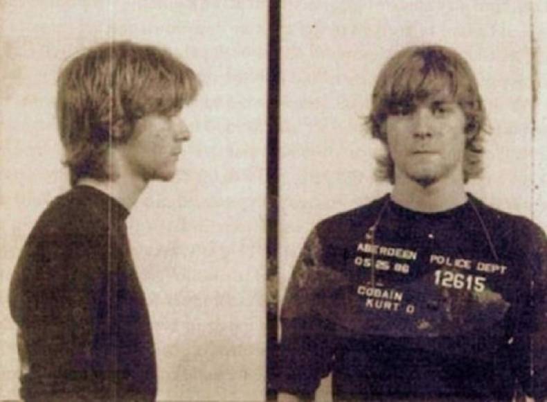 4- Cobain fue arrestado dos veces en su ciudad natal de Aberdeen, Washington; primero, por garabatear “Ain’t got no how watchamacallit” en el costado de un edificio en 1985, y luego, un año después, por traspasar el techo de un almacén abandonado.