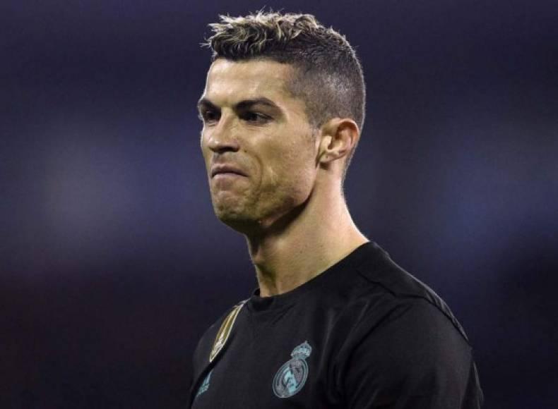 Cristiano Ronaldo: El delantero portugués se rebela y medios españoles señalan que se quiere del Real Madrid debido a que se siente engañado por la falsa promesa de renovación y mejoramiento de su contrato por parte de Florentino Pérez. Medios ingleses indican que CR7 inclusive ya busca casa en Inglaterra ya que desea volver al Manchester United.