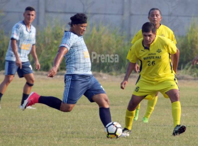 Reinaldo “Chino” Pineda: Formó parte de la Selección de Honduras que hizo historia en la Copa América del 2001 con la Bicolor en donde obtuvieron el tercer lugar. Hoy el jugador juega con Barandillas de la Liga de Veteranos.