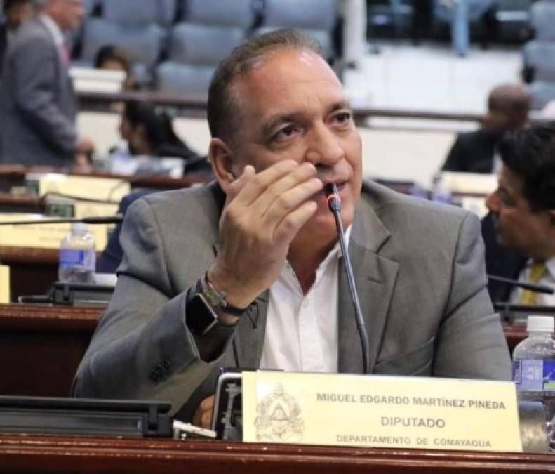 Miguel Edgardo Martínez Pineda, actual diputado del Congreso Nacional. 'Involucrado en<br/>corrupción significativa. Fue acusado en el caso de corrupción de Pandora de la MACCIH en junio de 2018 por malversación de $12.5 millones (más de 300 millones de lempiras) en fondos públicos de la Secretaría de Agricultura (SAG) para campañas políticas para beneficio personal'.