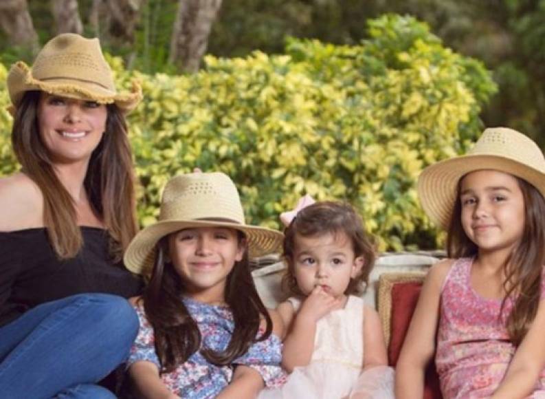 Durante las 'vacaciones obligadas' de Bárbara, la presentadora aprovechó el tiempo con su familia al máximo y realizó viajes por varios países del mundo, además de destacarse como empresaria e influencer.