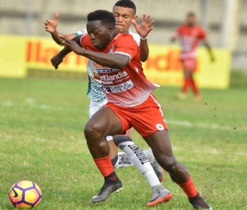 <br/>El delantero hondureño Rossel Cacho, retornará al Real Sociedad de la Liga de Ascenso del fútbol hondureño a solicitud del cuerpo técnico comandado por el entrenador José Maley. Estaba a préstamo con el Vida por un año.