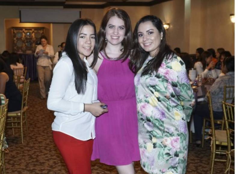 Gabriela Barahona, Dafhne Izaguirre y Carmen Sánchez.