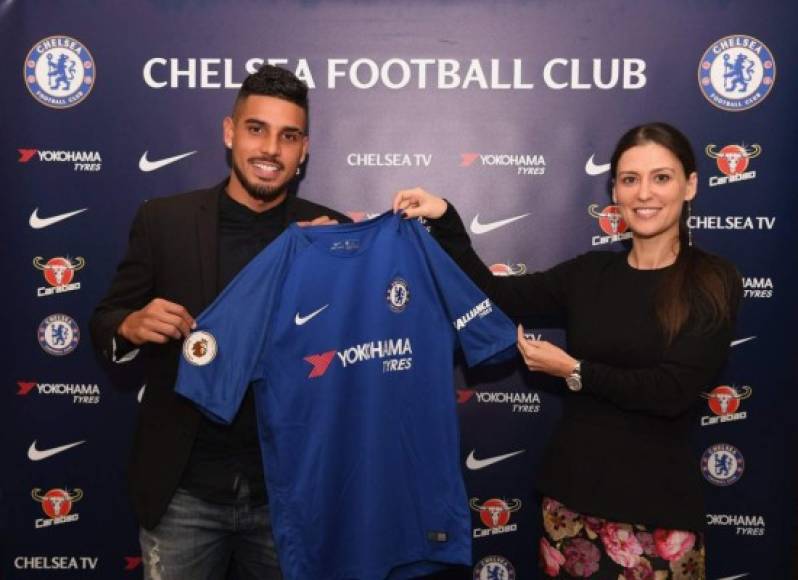 Emerson Palmieri, nuevo fichaje del Chelsea. El lateral izquierdo fue presentado por el club londinense tras desvincularse de la Roma.