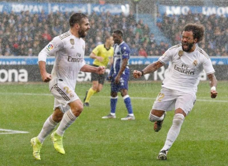 El festejo de Dani Carvajal bajo la lluvia tras su gol que dio el triunfo al Real Madrid. Marcelo y su grito eufórico.