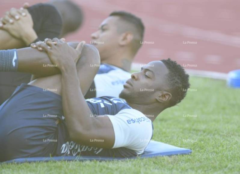 El defensor Maynor Figueroa durante el entrenamiento.