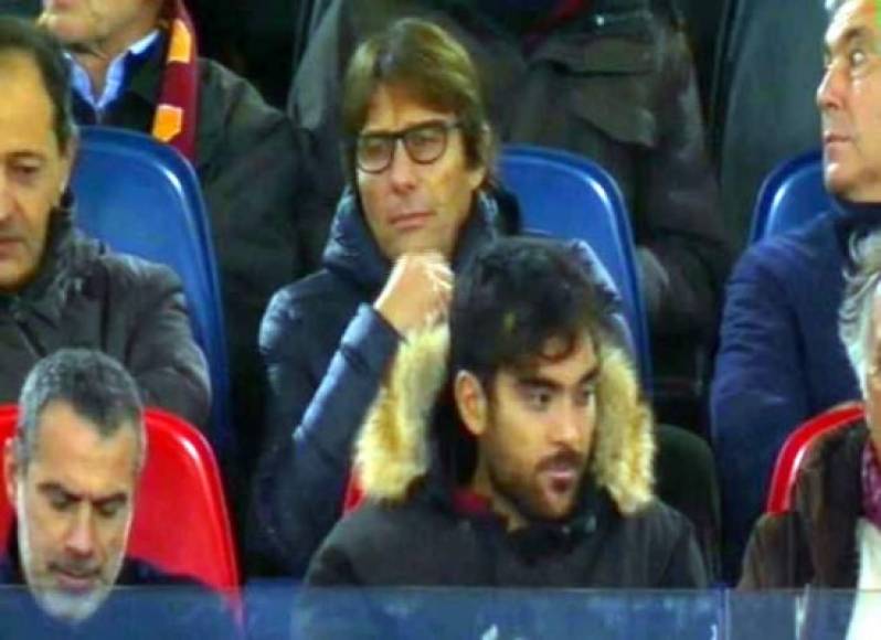 Antonio Conte es el curioso invitado en la zona noble del estadio Olímpico viendo el partido Roma-Real Madrid. El técnico, actualmente sin equipo, ha sido vinculado con el banquillo merengue tras la salida de Julen Lopetegui.
