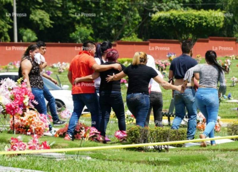 Todas las personas que fueron asesinadas hoy en el cementerio habían llegado anoche a San Pedro Sula procedentes de Tegucigalpa.