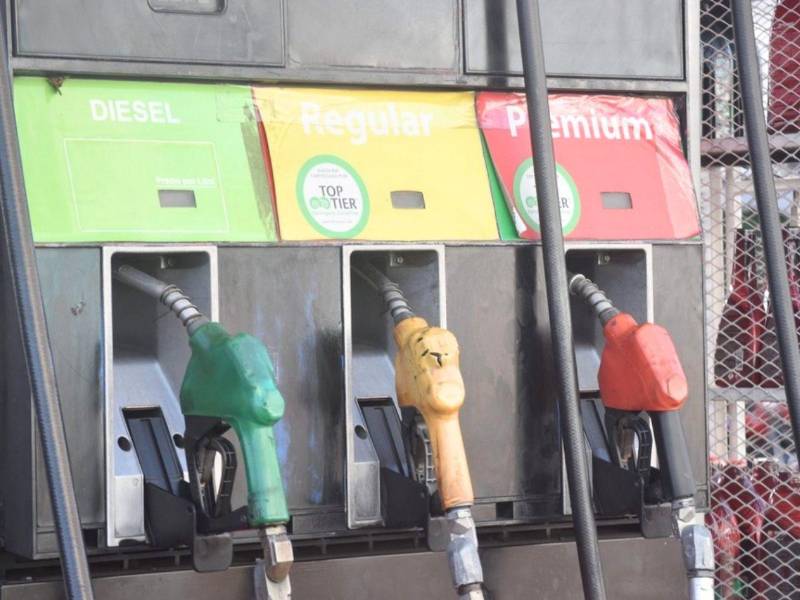 Gobierno mantiene subsidio a la gasolina regular y al diésel.