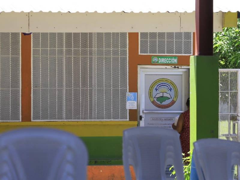 Esta es la Dirección de la escuela General Francisco Morazán de El Progreso, Yoro, donde fue agredida la maestra de primaria.