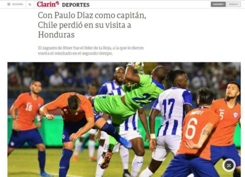 El Clarín de Argentina menciona que el defensor Paulo Díaz de River Plate fue capitán ante Honduras.