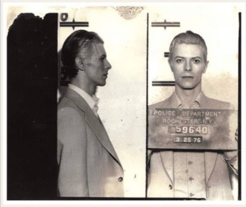 Bowie fue detenido en 1976 por consumo y posesión de marihuana, justo antes del lanzamiento de su magistral disco:Heroes.