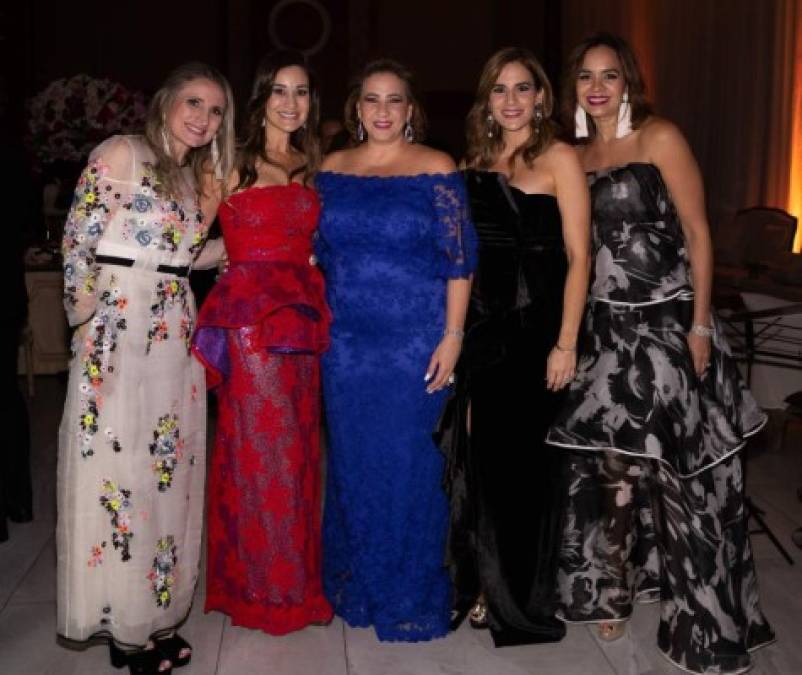 Elsa Chahín, Janeth Larach con Fanny y Blanca Hawit y Melissa Garza.