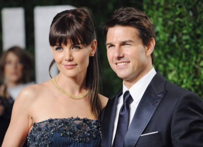 Katie Holmes y Tom Cruise se dieron el sí dos meses después de comenzar a salir. Su boda fue hermosa, sin embargo no “vivieron felices para siempre”. Duraron casados seis años.