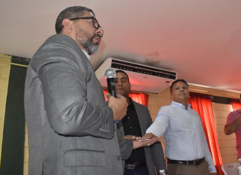 El director ejecutivo del Infop, Carlos Suazo, dio posesión a los nuevos encargados de la oficina regional en La Ceiba, luego de siete meses sin dirección.