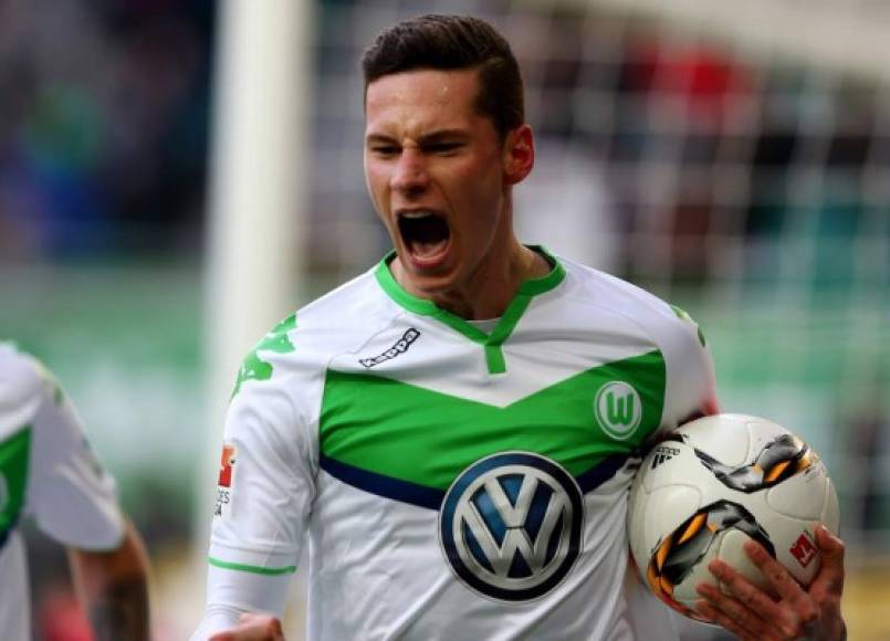 Julian Draxler parece haber escogido ya su próximo destino. El mediapunta alemán del Wolfsburgo estaría interesado en incoporarse a la disciplina del PSG en el próximo mercado invernal. Tal y como apunta BeIN Sports, el jugador habría expresado su deseo a Kevin Trapp, guardameta del club parisino y compañero de Draxler en la selección alemana.