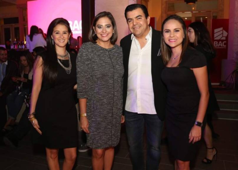 Valeria Ríos, Mario Luna y Ericka Fragoso.