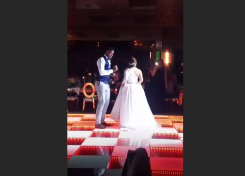 Carlo Costly y Tita Torres se mostraron más felices que nunca en su boda.