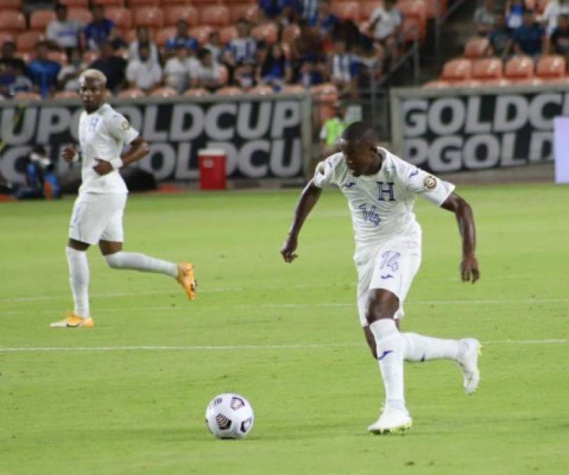 Boniek García: Es el tercer volante mixto que usará Fabián Coito con la intención de frenar a los veloces y habilidosos jugadores panameños. Repite en el 11 titular, no se esperaba su participación en el debut.<br/><br/>