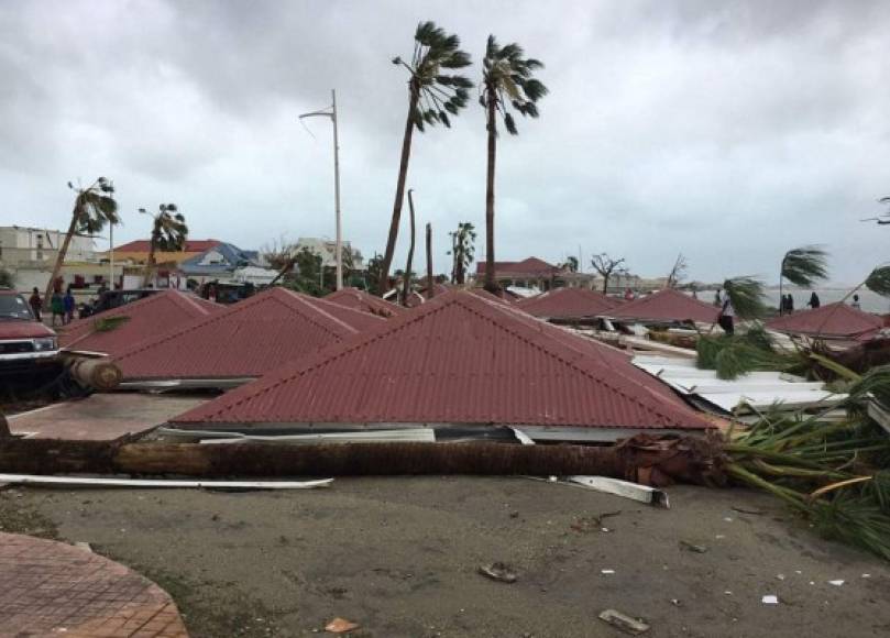 Browne afirmó que Barbuda se llevó la peor parte del paso del ciclón durante las primeras horas del día por las Antillas Menores, según recogen medios regionales.