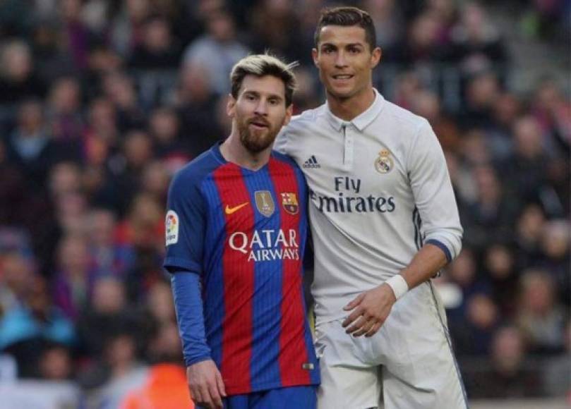 El clásico entre Barcelona y Real Madrid finalizó empatado 1-1 en el Camp Nou y nos dejó imágenes como pocas hemos visto, Messi y Cristiano Ronaldo dieron sus muestras de cariño.