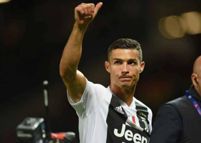 Cristiano Ronaldo le agradeció a los seguidores del Manchester United la ovación recibida durante el juego.