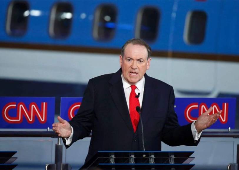 9. El exgobernador de Arkansas, Mike Huckabee. En 2008 anunció su candidatura a las primarias republicanas, ganando las elecciones en siete estados quedando en segundo lugar por detrás del Senador John McCain.