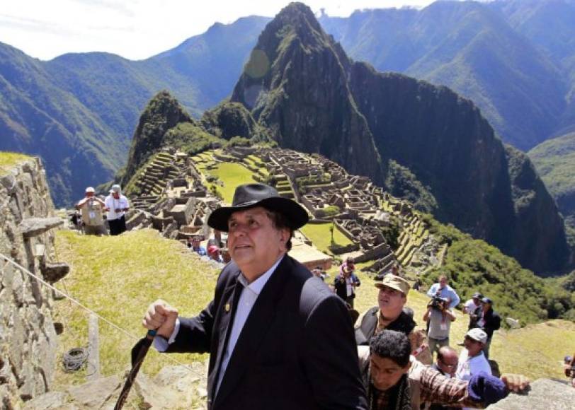 Alan García, dos veces presidente de Perú, estremeció a la región este miércoles tras quitarse la vida al verse acorralado por el escándalo de corrupción de la constructora Odebrecht.