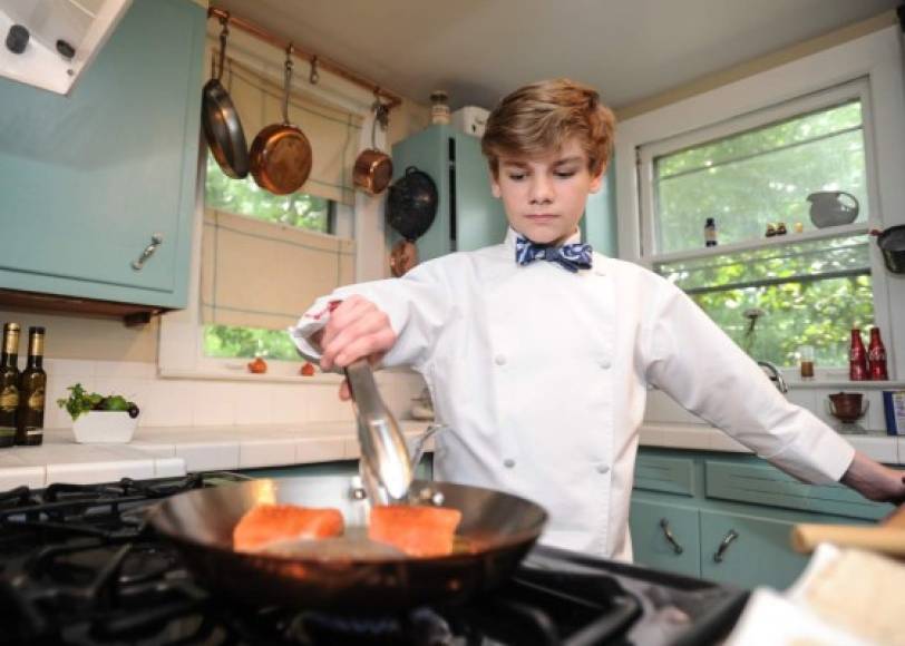 3. Logan Gulef. Ganador del programa ‘MasterChef Junior’ en 2014, es el chef más joven en cocinar para el prestigioso James Beard House en Nueva York. El joven de 14 años también apareció en la lista de 'Fortune' de las 18 personas menores de 18 años que están cambiando el mundo. Logan prepara ya su primer libro de recetas.