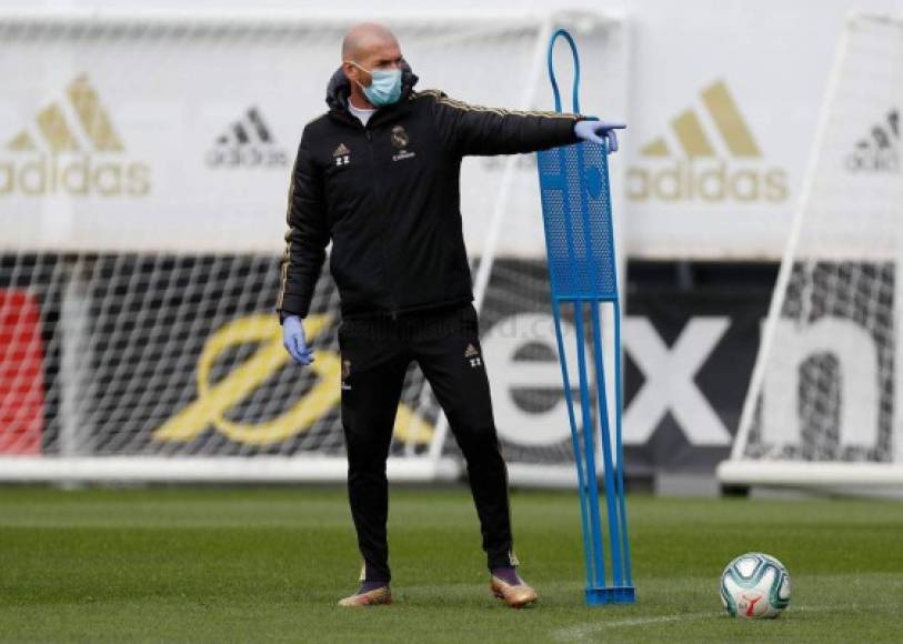 Zidane se presenta al Etihad Stadium con un gran desafío: nunca ha perdido una eliminatoria de la Champions League. Es el rey de la competición, el único técnico que ha ganado las tres que ha dirigido con el Real Madrid y de forma consecutiva.