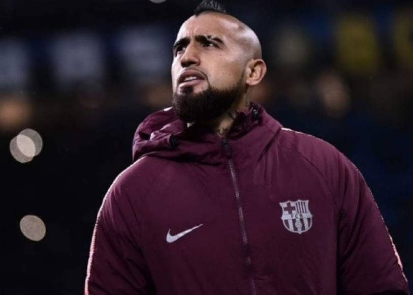 Arturo Vidal: En Italia se menciona que el Inter de Milán quiere al centrocampista chileno del Barcelona. Inclusive señalan que el club catalán le pide 20 millones de euros a los italianos.