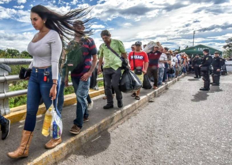 Venezuela atraviesa por una semana crucial: este domingo habrá una polémica elección de la Asamblea Constituyente, que la oposición rechaza por considerar que perpetuará al gobierno de Nicolás Maduro en el poder. Y muchos venezolanos no están dispuestos a ser parte de la violencia que se prevé estallará en el país.