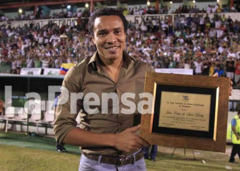 'Rambo' de León: El mediocampista hondureño ha señalado que no descarta volver a jugar con el Platense. En la actualidad juega en el Parrillas One de la Liga de Ascenso.