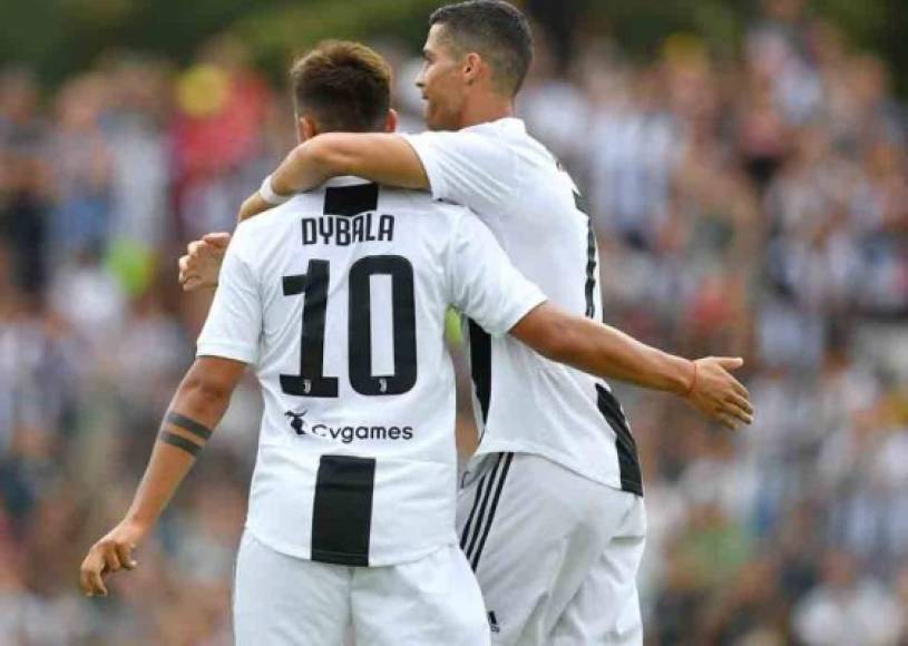 Cristiano Ronaldo festejó su anotación con el argentino Paulo Dybala, medios informan que con el argentino es el que más se lleva.