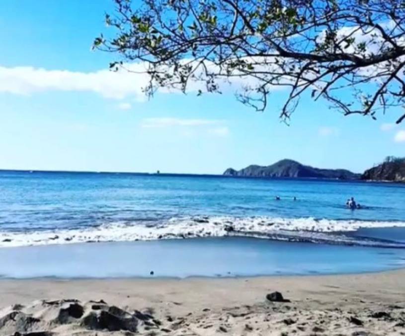 Playa Hermosa Santa Teresa, Costa Rica, es la número seis por su tranquilidad y oleaje ideal para aprender surf o disfrutar en familia.