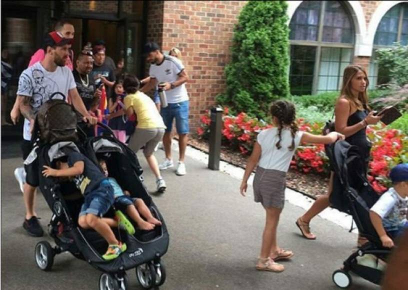 Messi y Antonela Roccuzzo salen a pasear por Nueva York.