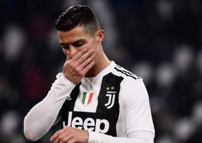 A Cristiano Ronaldo no se le vio nada concentrado y hoy falló su primer penal en Italia.