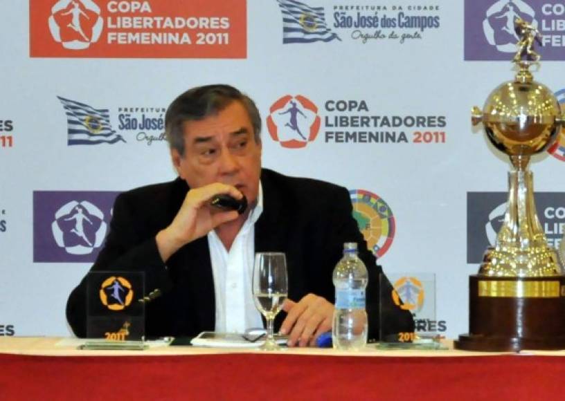 Rómer Osuna (Bolivia), miembro del Comité de Auditorías de la FIFA, extesorero de la Conmebol y expresidente de la Federación Boliviana de Fútbol.
