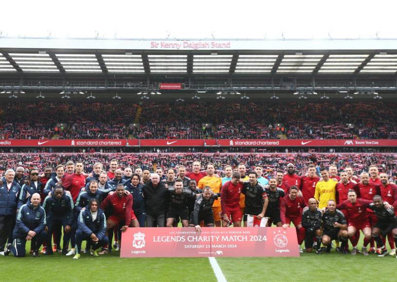 El partido se jugó con 59.650 personas en las gradas, todo un récord para ese tipo de eventos en Liverpool, según el club. Liverpool ganó 4-2 el partido. 