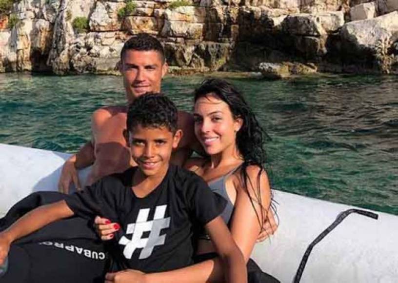 Cristiano Ronaldo se caracteriza por ser un hombre de familia. FOTO INSTAGRAM GEORGINA RODRÍGUEZ.